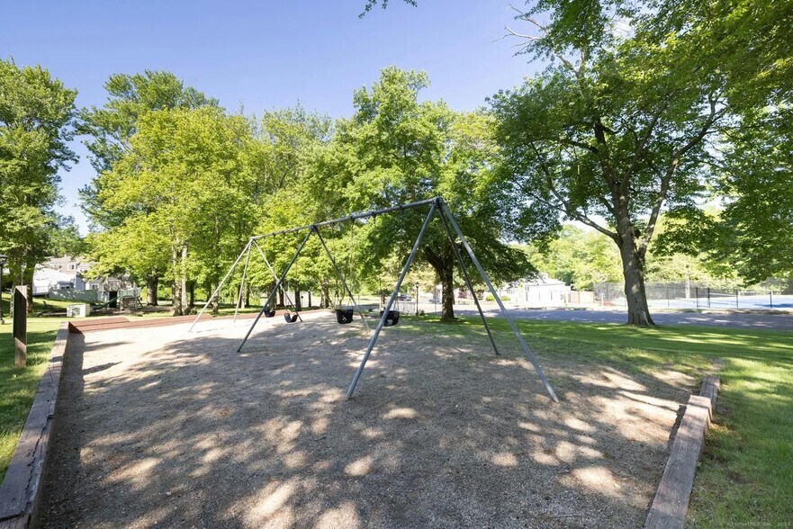 Building Photo - 609 Longfellow Dr