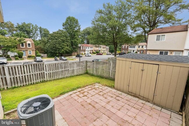 Building Photo - 8277 Crestmont Cir
