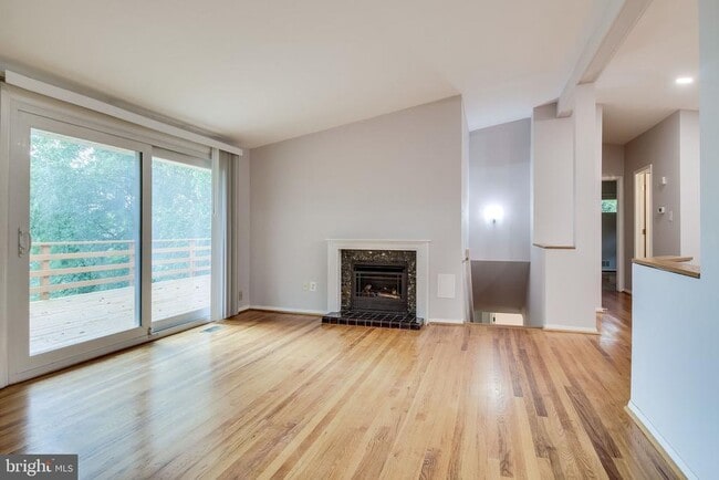 Building Photo - 6525 Byrnes Dr