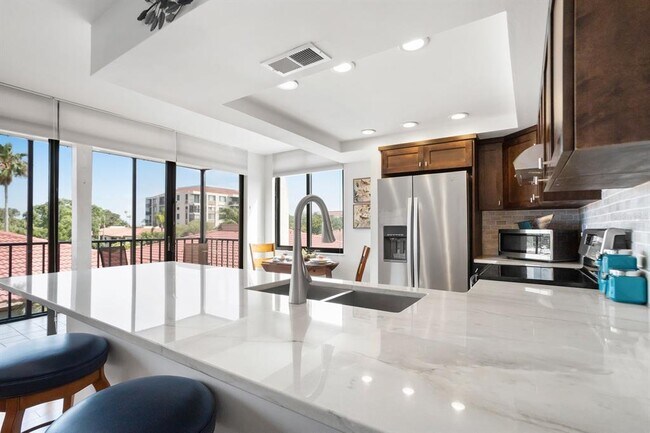 Building Photo - 6269 Palma Del Mar Blvd S