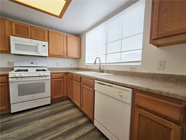 Building Photo - 833 Aspen Peak Loop