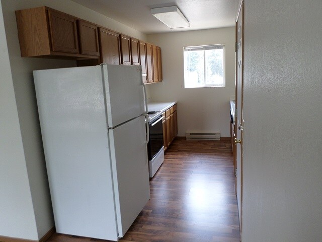 Building Photo - 560 Main Steet