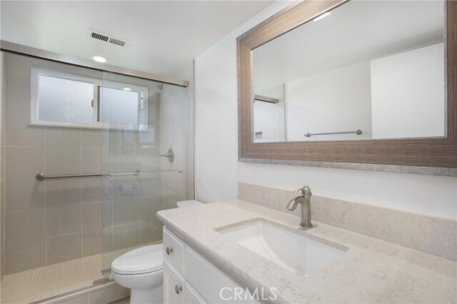 Building Photo - 552 Cypress Dr