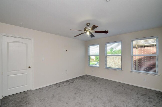 Building Photo - 7015 Baitland Dr