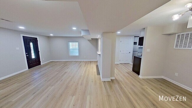 Building Photo - 7 Ratcale Ln