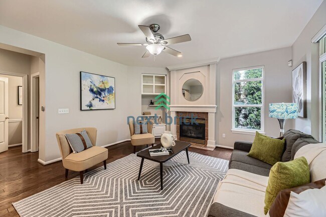 Building Photo - A beautiful 3 bedrooms and 2.5 bathrooms h...