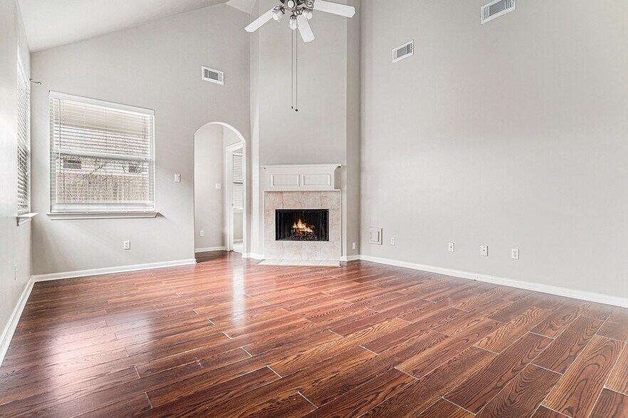 Building Photo - 3107 Lavender Candle Dr