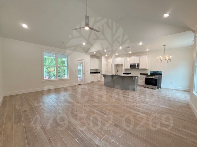 Building Photo - Bella Vista Single-Family Home- 2 Bed/ 2 Bath- Well-Designed Fernley Plan