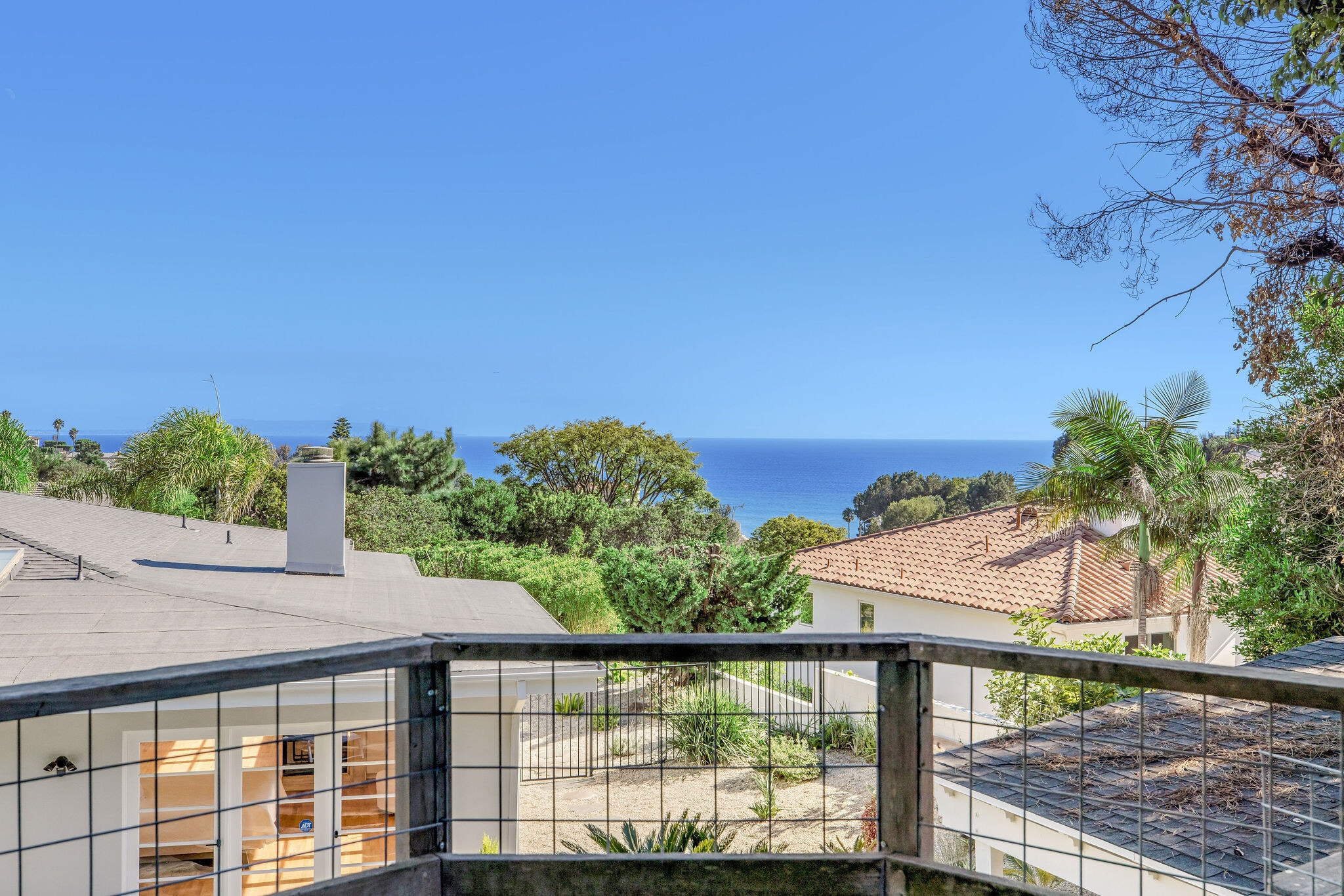 Building Photo - 341 Surfview Dr