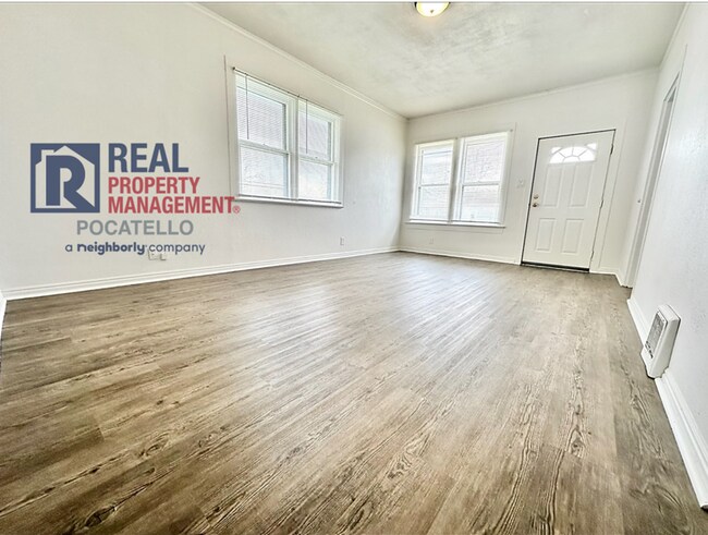 Building Photo - 1329 S 3rd Ave