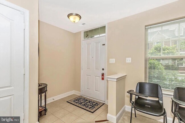 Building Photo - 11882 Country Squire Way
