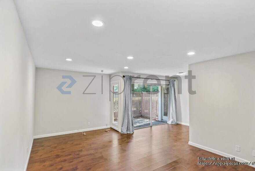 Building Photo - 280 Easy St