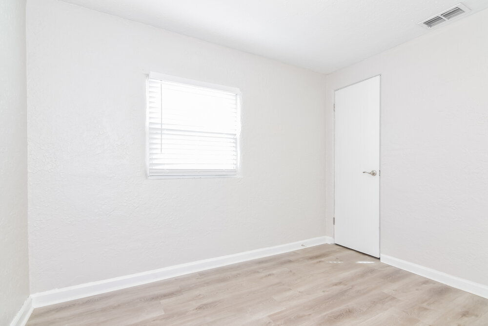 Building Photo - 1809 E Sitka St