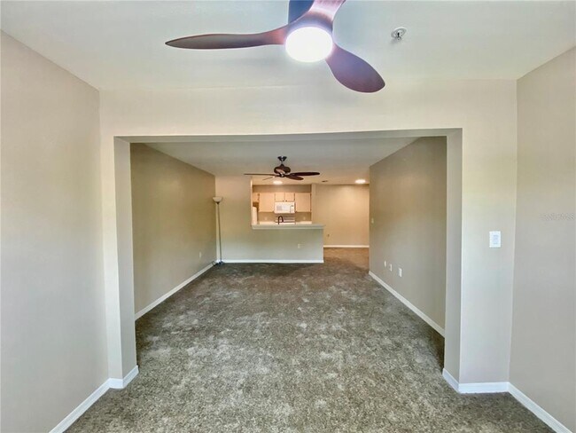 Building Photo - 5459 Vineland Rd