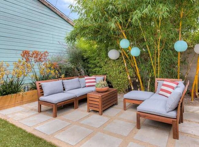 Building Photo - Beautifully Remodeled Home in Fantastic Westside Village/Palms location