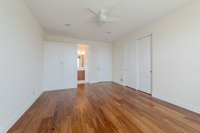 Building Photo - 935 Heron Cir