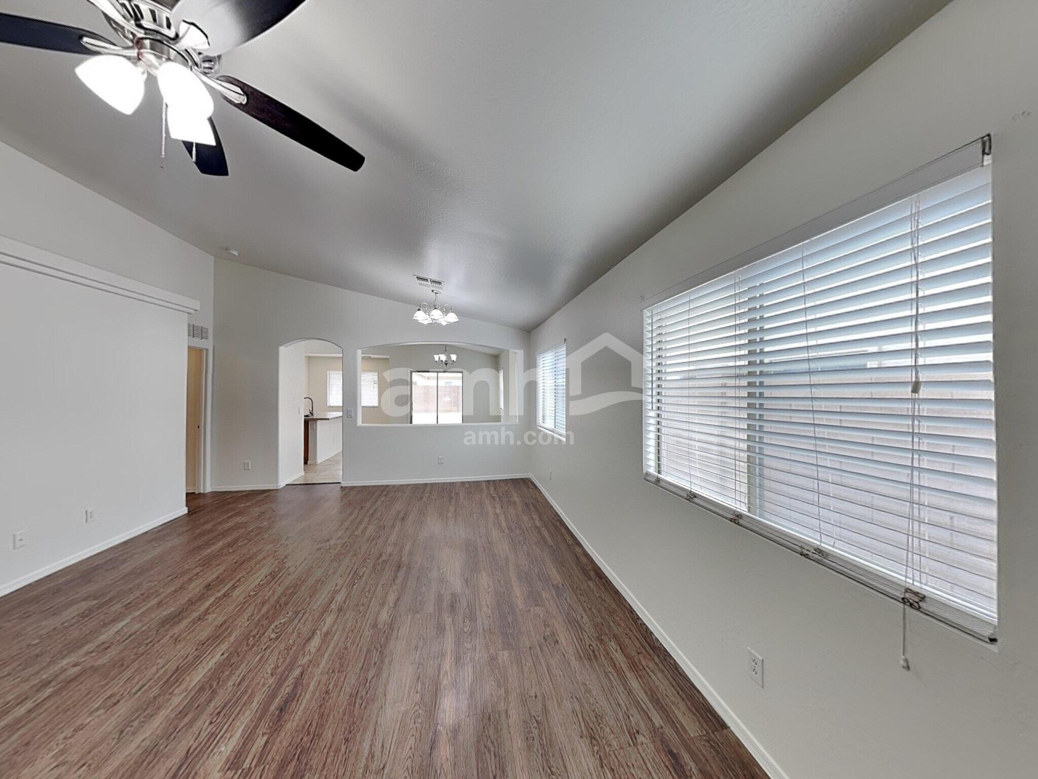 Building Photo - 10913 W Minnezona Ave