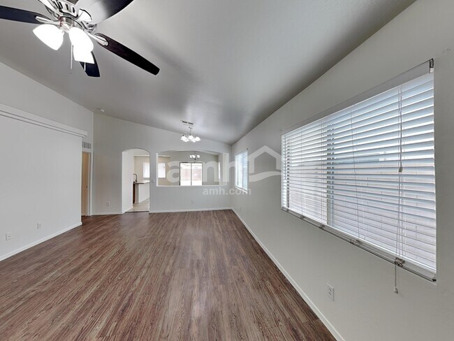 Building Photo - 10913 W Minnezona Ave