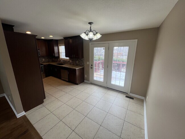 Building Photo - 3462 Southwood Dr