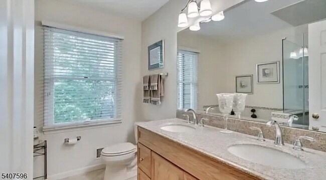 Building Photo - 8 Harrow Ln