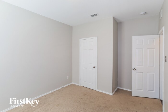 Building Photo - 7705 Berrenda Dr