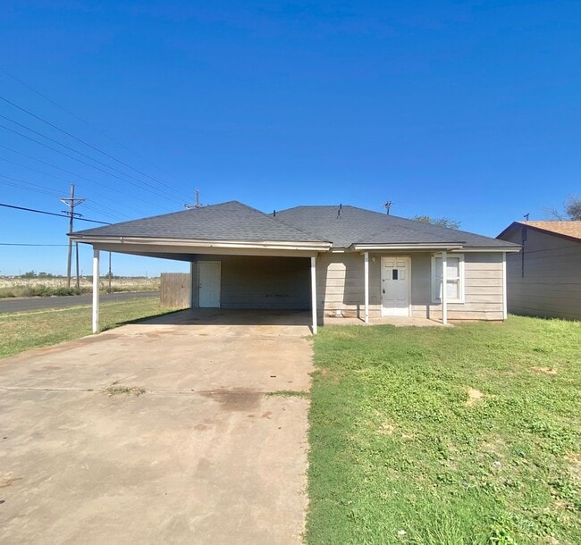 Primary Photo - Now available - 3 bed, 1.5 half bath near MLK