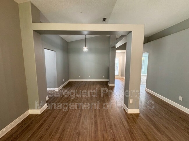 Building Photo - 9615 Laramie Dr