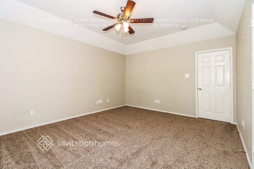 Building Photo - 705 Crestmont Dr