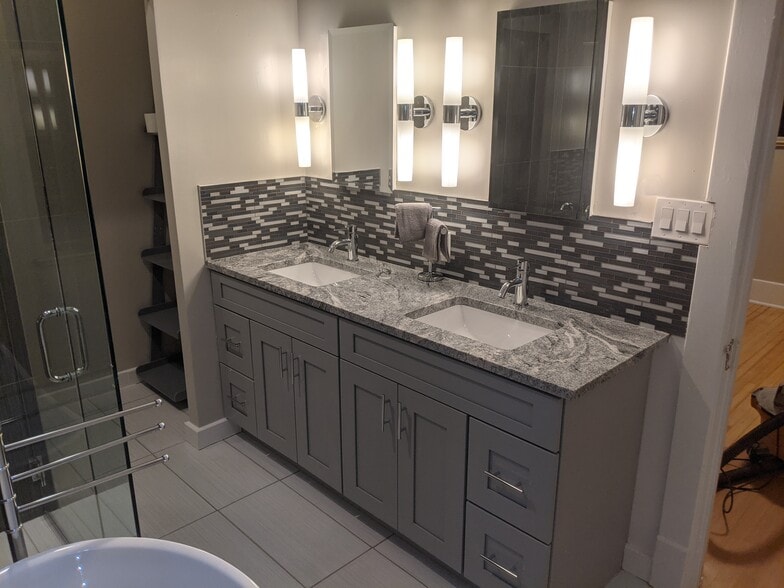 Master Bathroom - 777 South Emerson Street