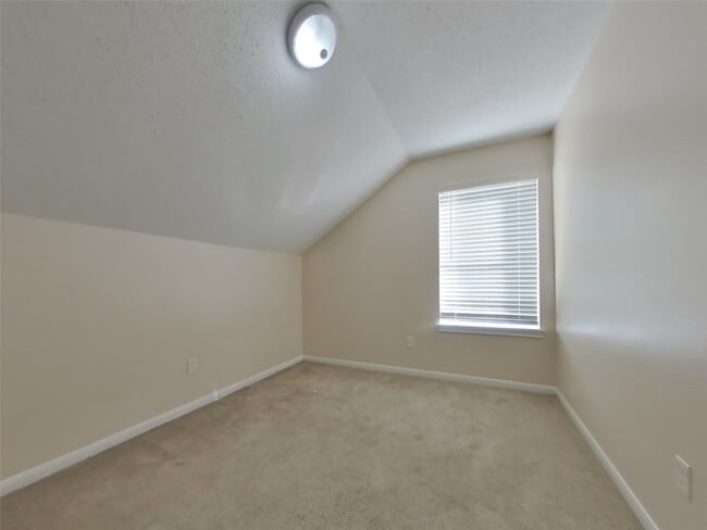 Building Photo - 3259 Jorns St