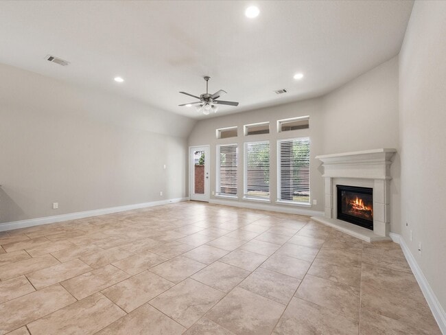 Building Photo - 2503 Elmwood Trl