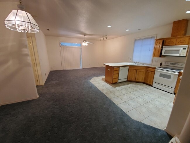 Building Photo - 5416 Mariner Ln
