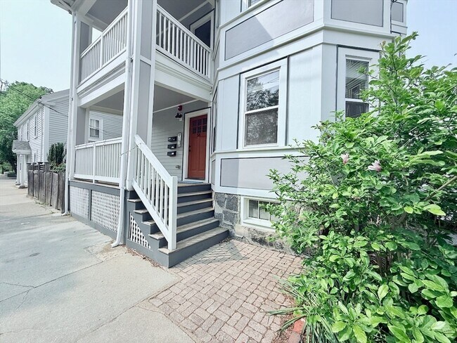 Building Photo - 58 Seaverns Ave