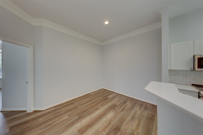 Building Photo - 3045 Marina Bay Dr