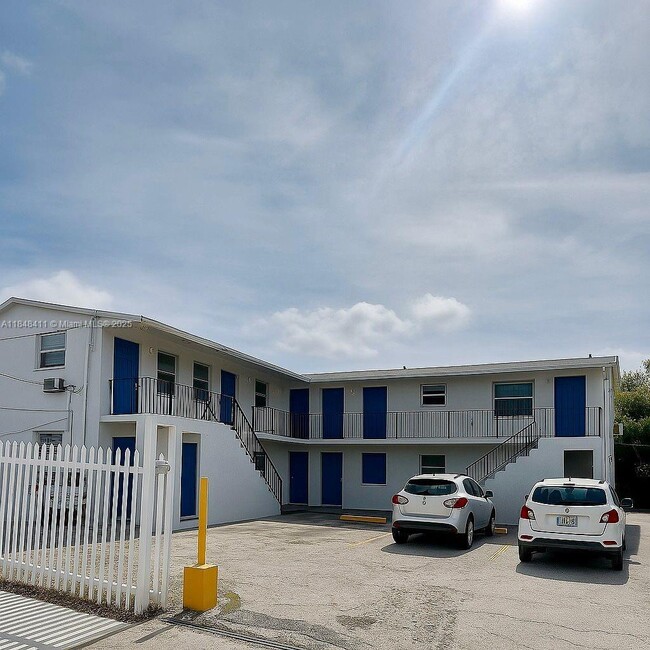 Building Photo - 310 NE 78th St