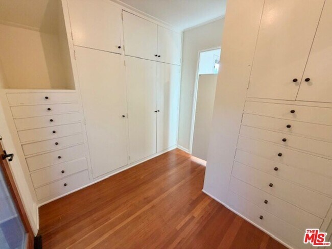 Building Photo - 208 Westmoreland Ave