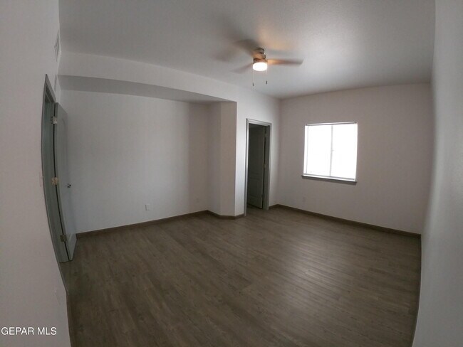 Building Photo - 14304 Gil Reyes Dr