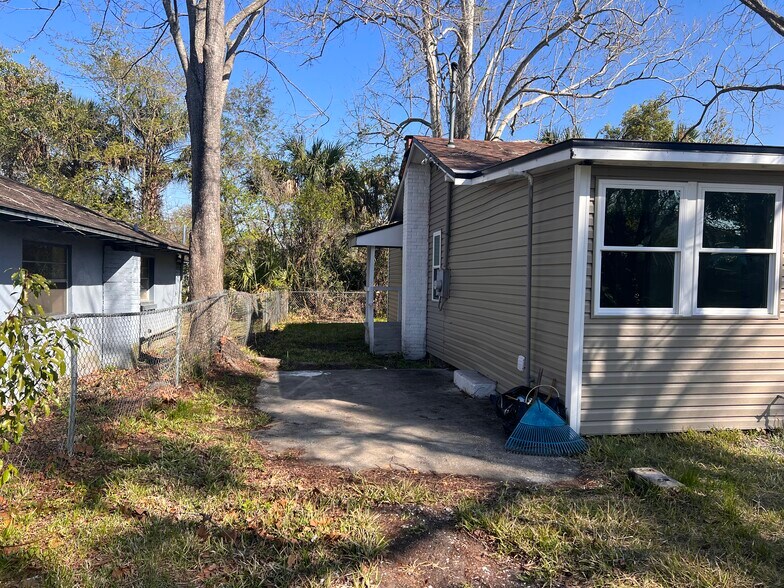 Left Side of house - 2821 W 11th St