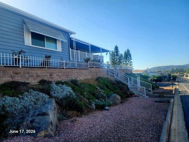 Building Photo - 1175 La Moree Rd