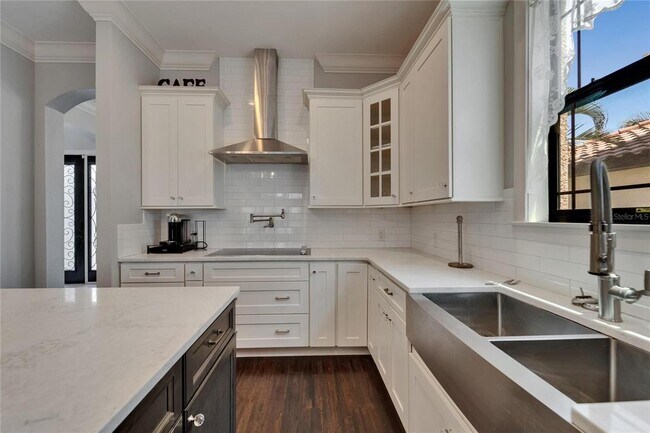 Building Photo - 6116 Lagomar Ln