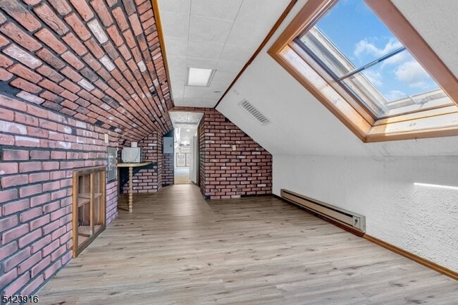 Building Photo - 633 McGillvray Pl