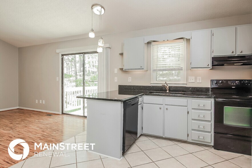Building Photo - 7809 Foxwood Dr
