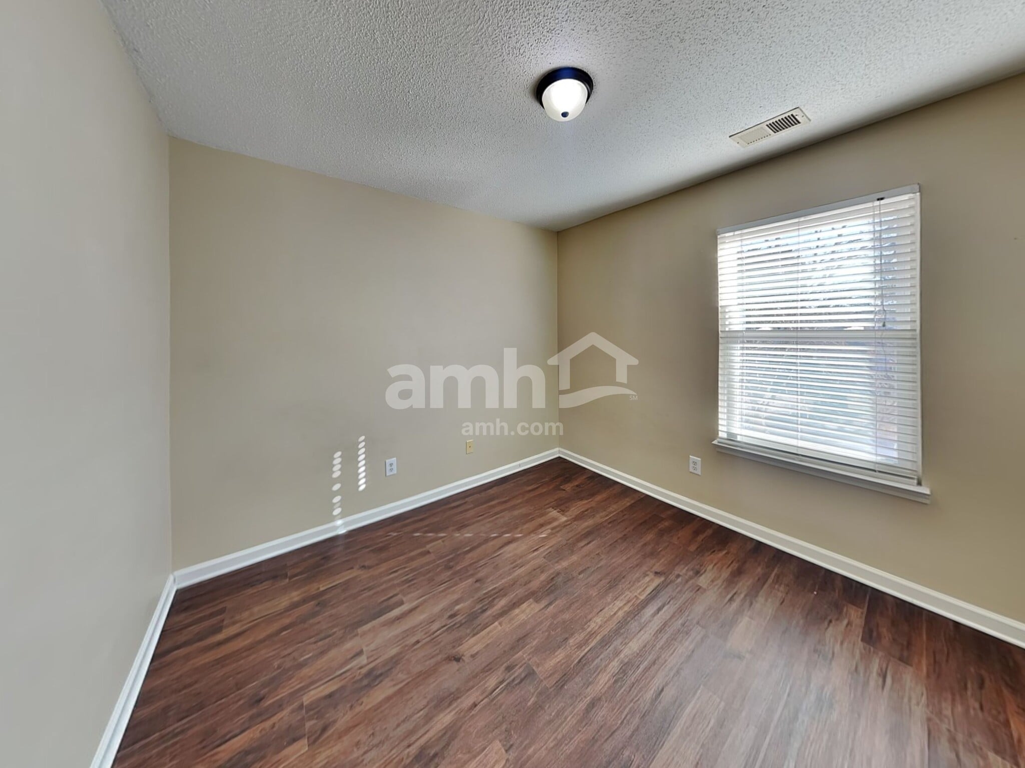 Building Photo - 7410 Henderson Park Rd