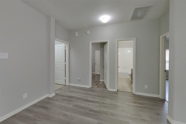 Building Photo - 6103 Coleus St