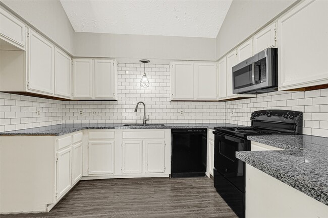 Building Photo - 8111 Furlong Ln