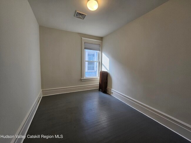Building Photo - 161 Green St