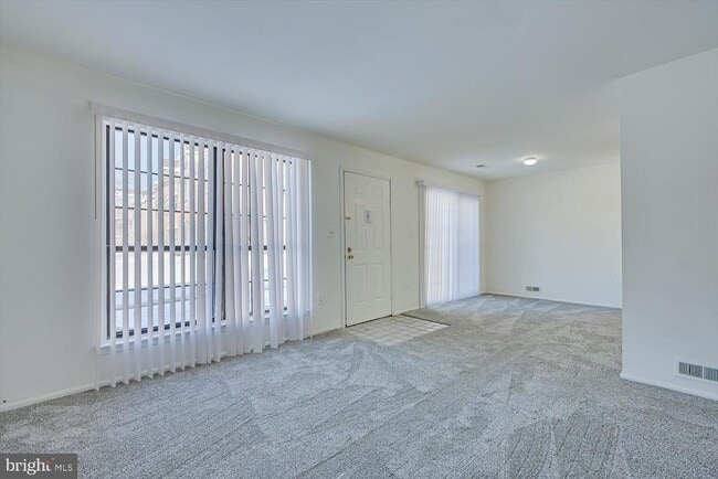 Building Photo - 60 O'Neill Ct