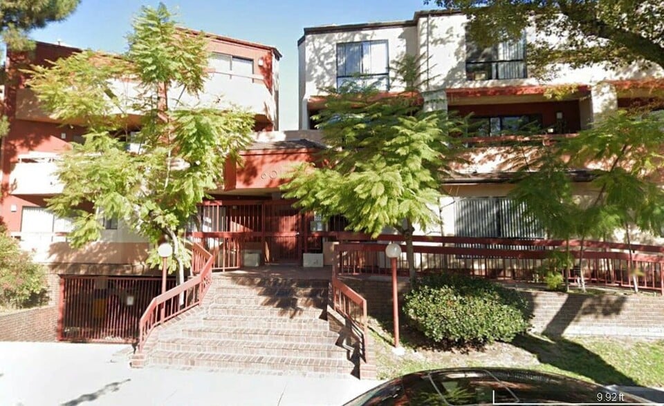 Primary Photo - 601 Palm Dr