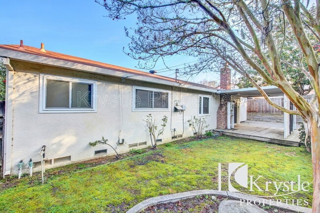 Building Photo - 306 Keats Dr