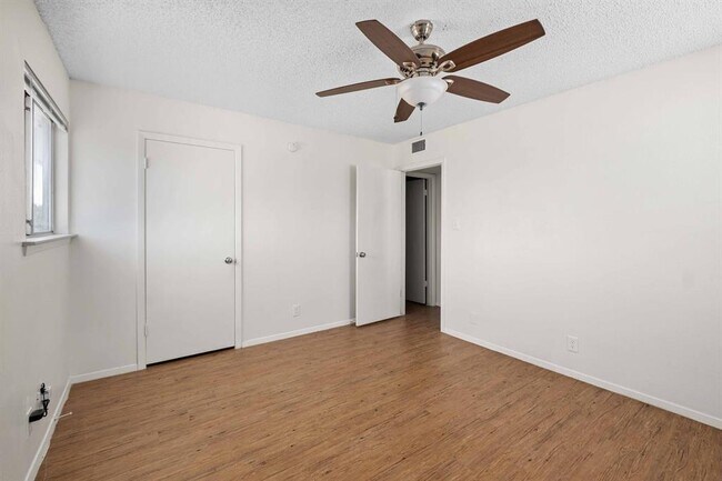 Building Photo - 3421 Willowrun Dr